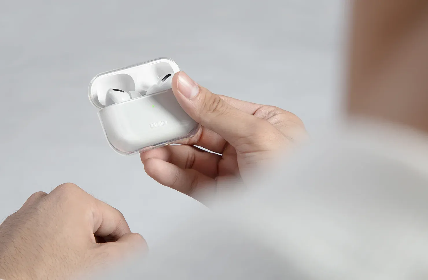 uniq Uniq Airpods 4th Gen Case clear