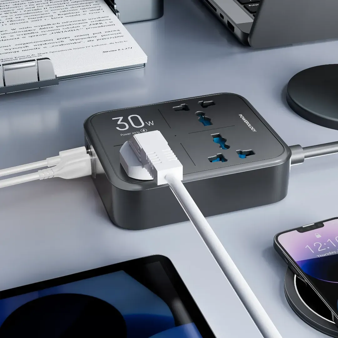 Powerology 3250W 3-Outlet Power Strip with 30W PD Fast Charging