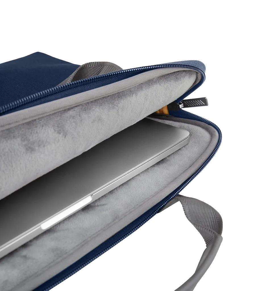 UNIQ Stockholm Water-Resistant 16" Laptop Messenger Bag
